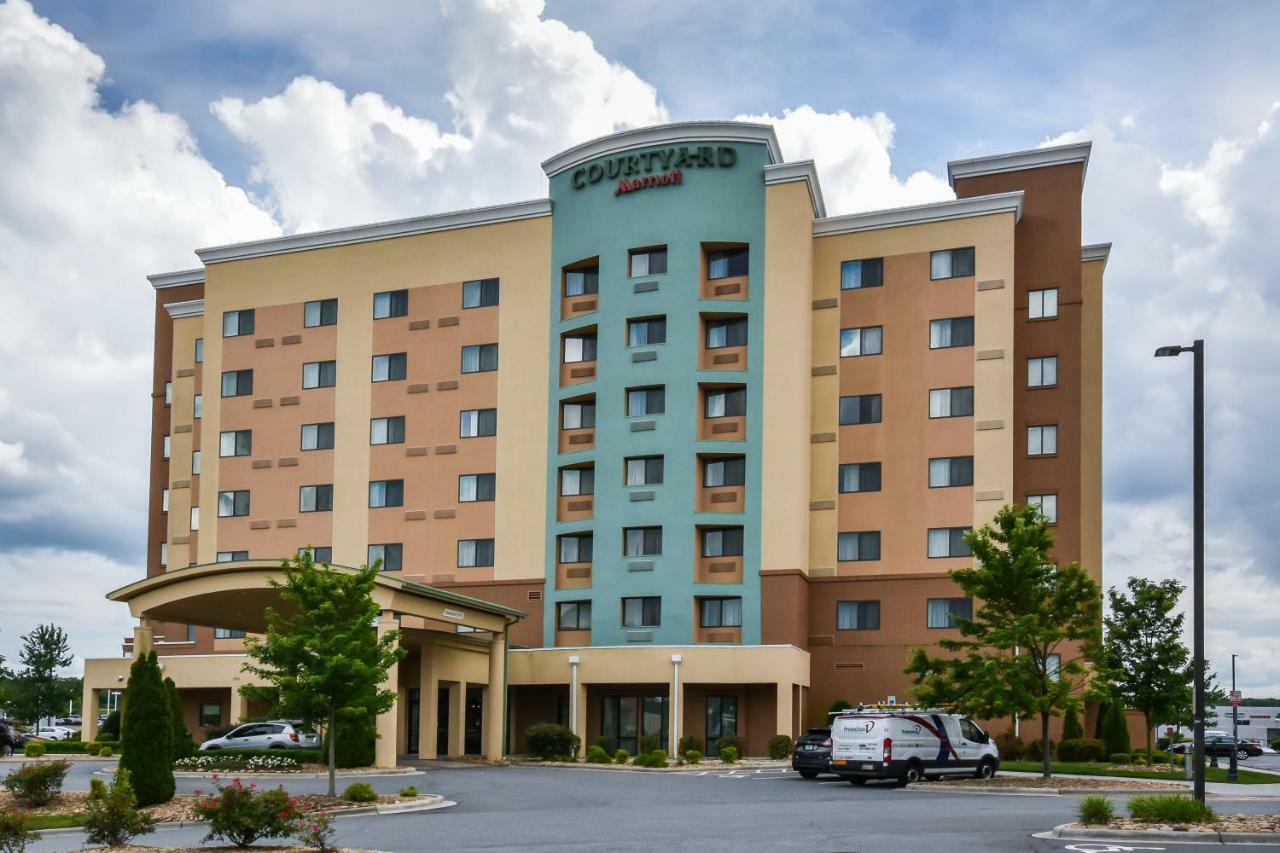 Отель Courtyard Charlotte Конкорд Экстерьер фото